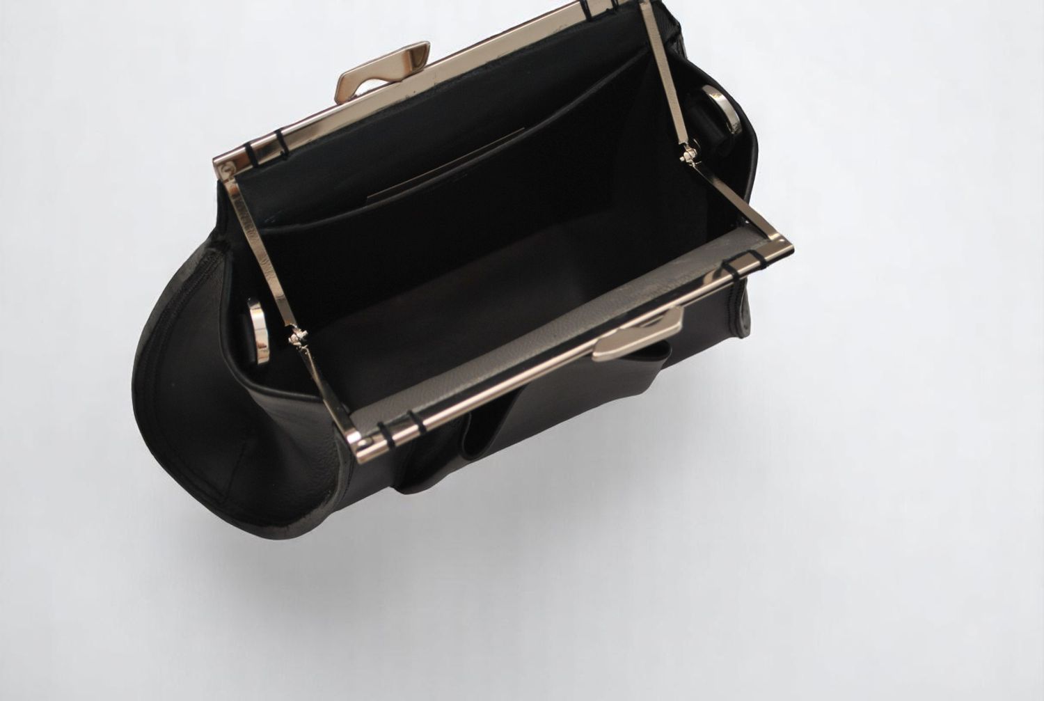 Ursus clutch black