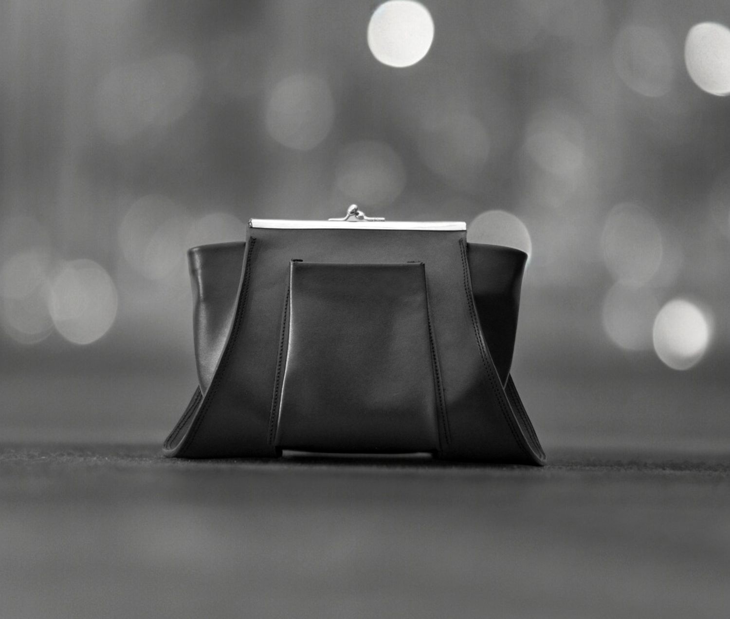 Ursus clutch black