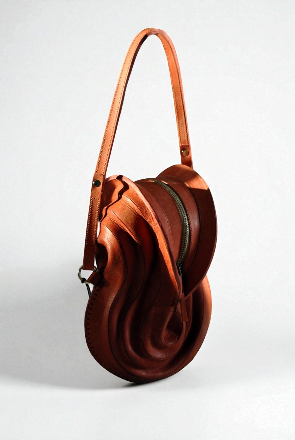 Nautilus hand-bag