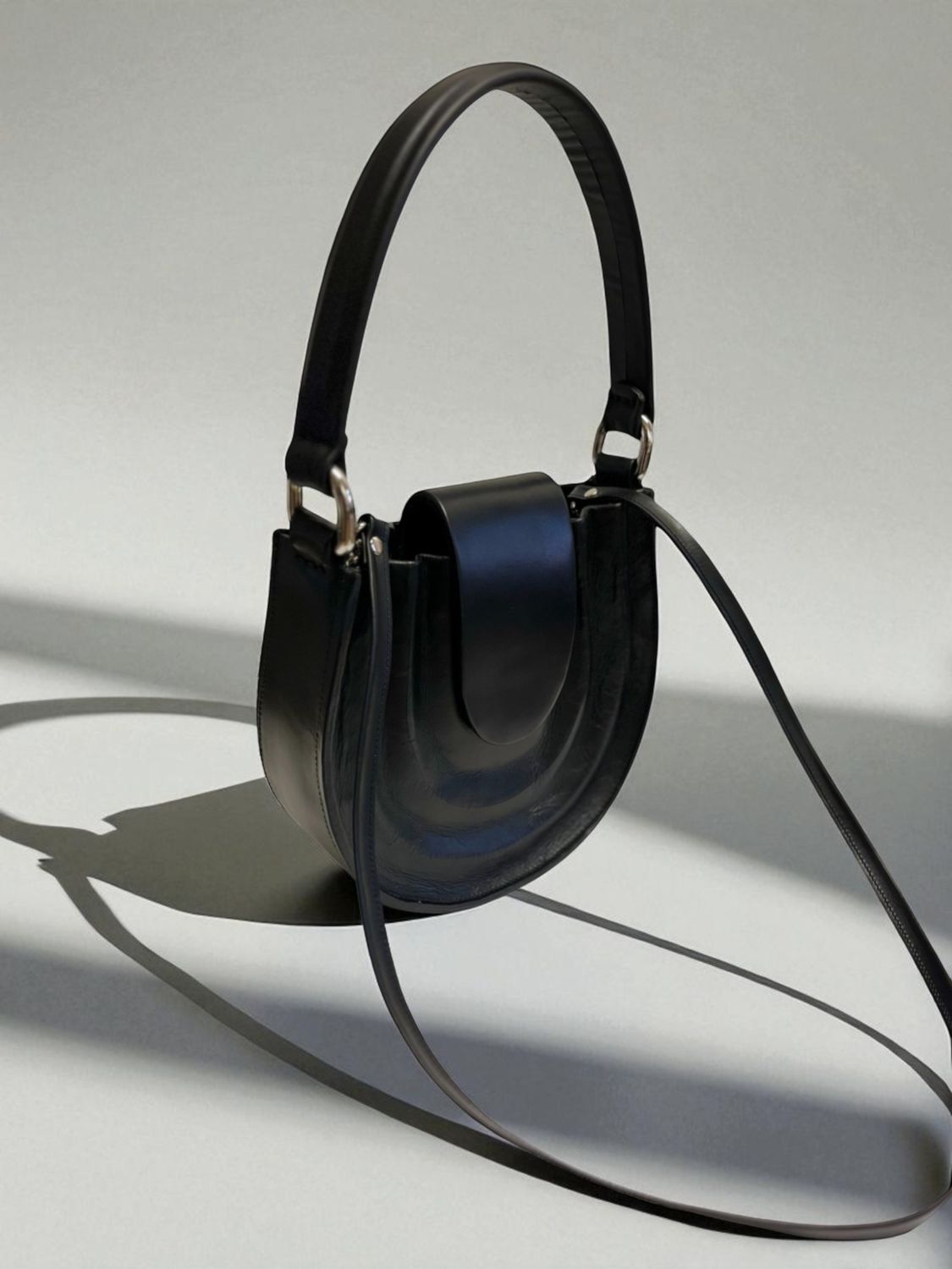 Aura handbag black Aura handbag black