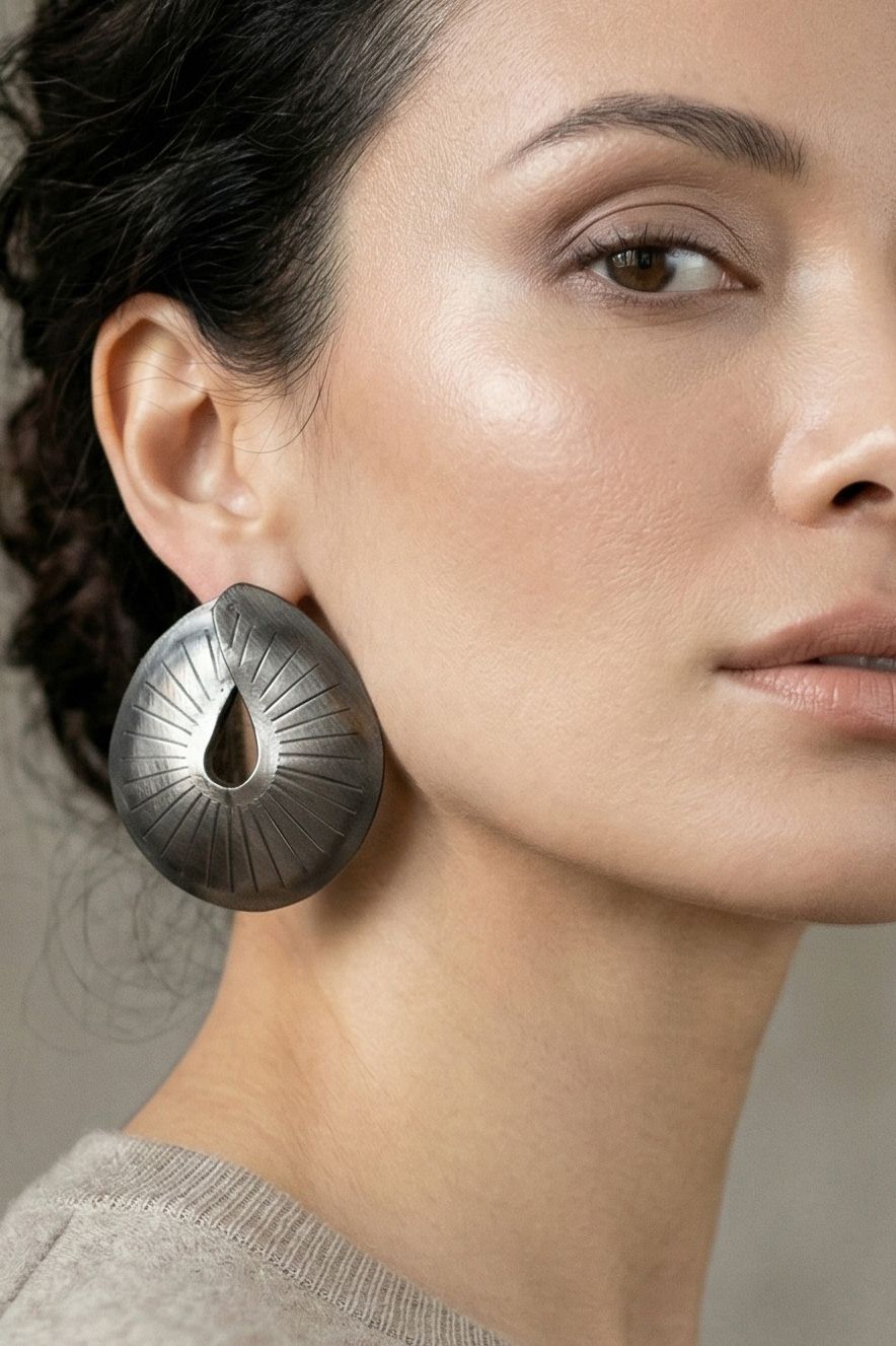 Ara earings Metal edition