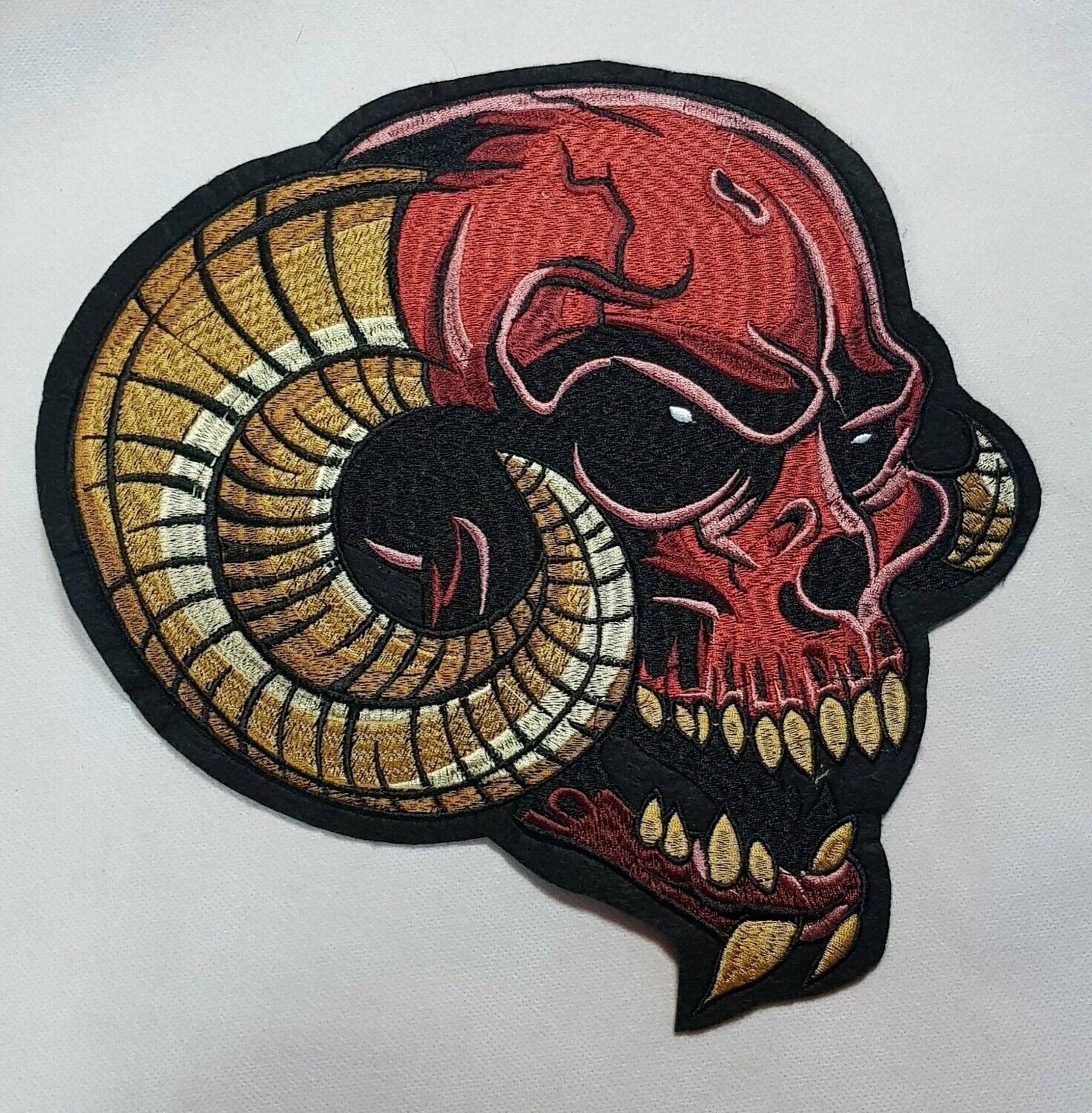 PARCHE CALAVERA CUERNOS