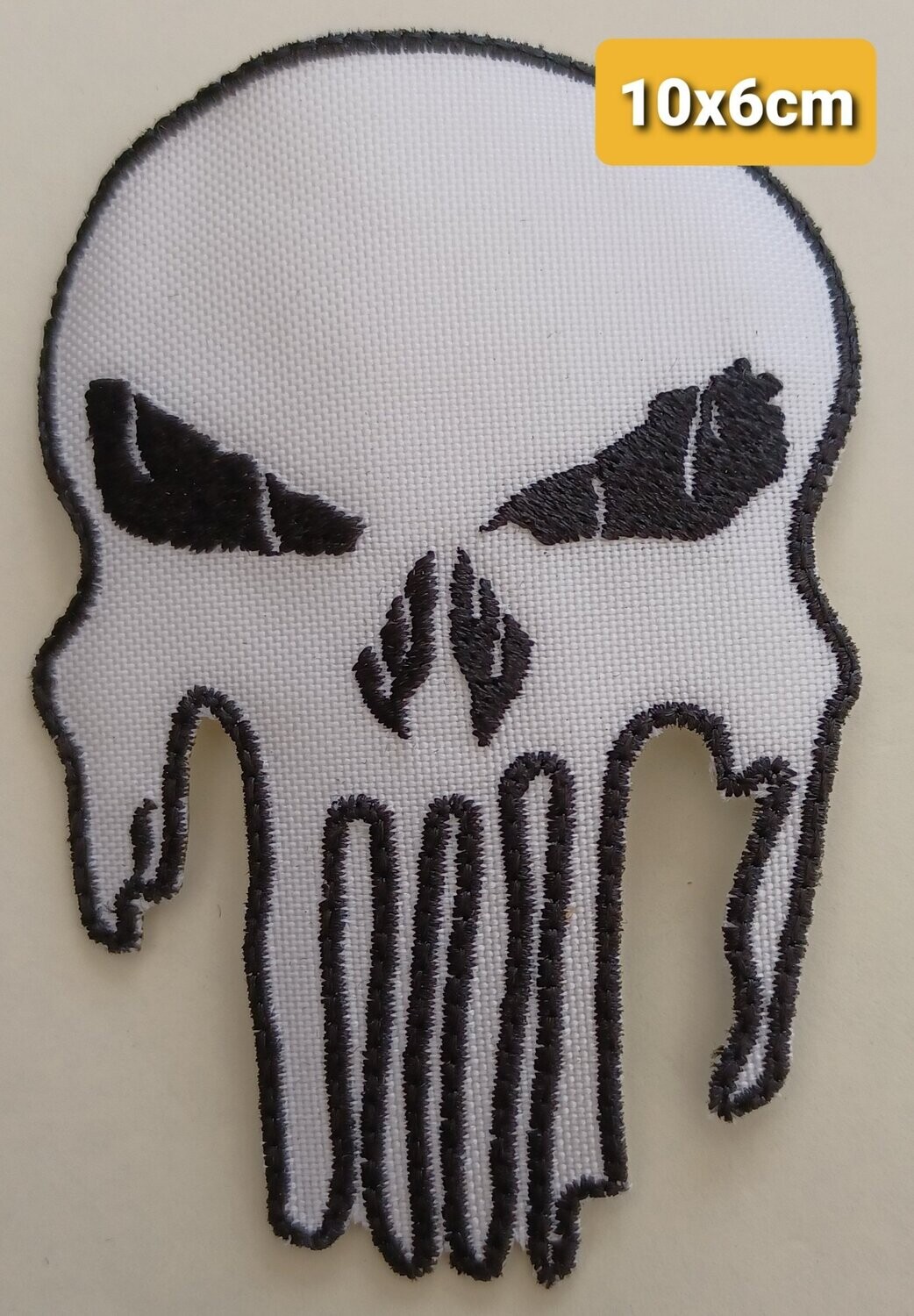PARCHE BOLSILLO CASTIGADOR BLANCO 4