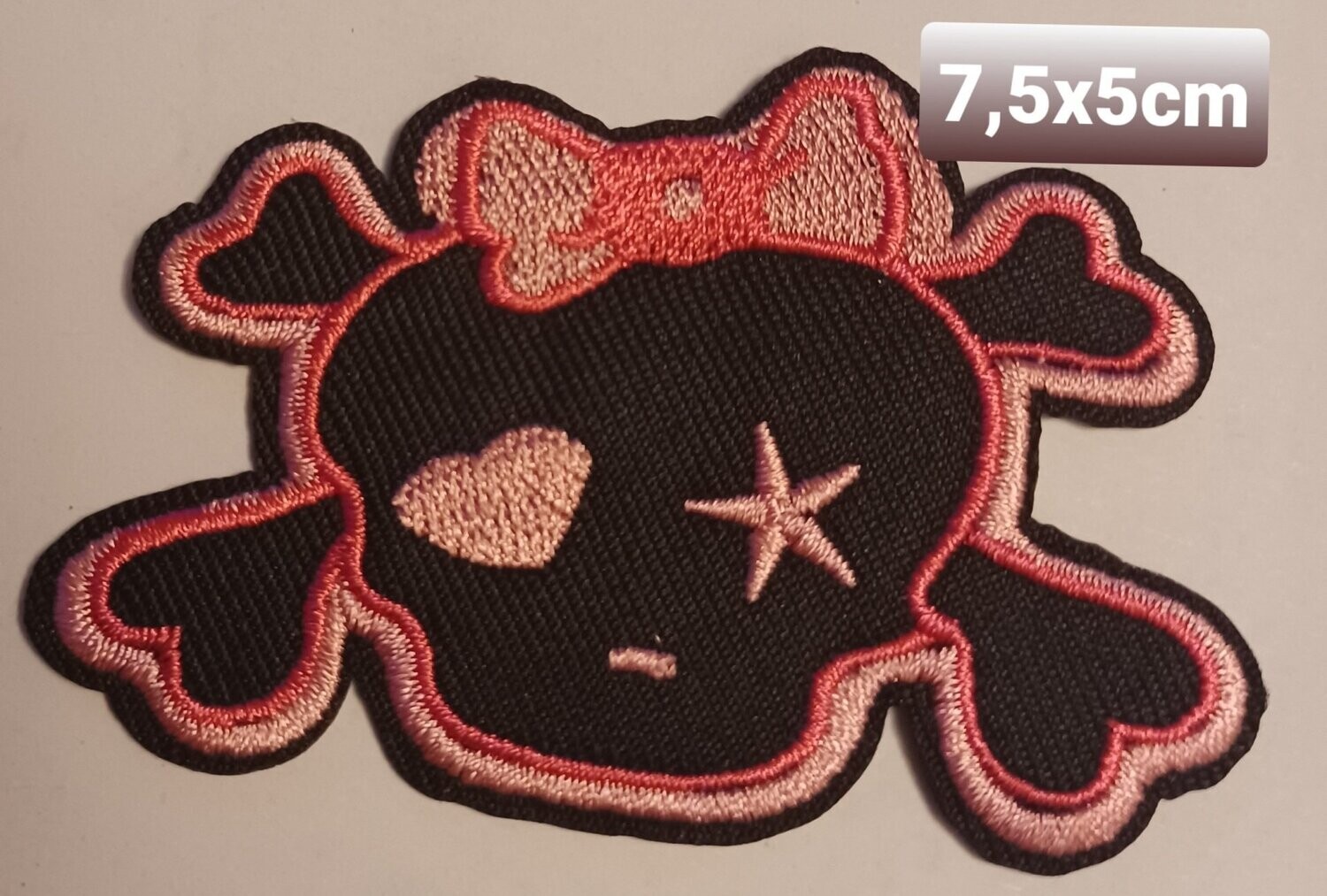 PARCHE BOLSILLO CALAVERITA NEGRA FUCSIA