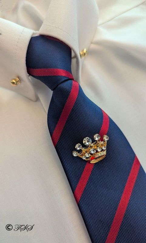 ADULTS  ZIP READY TIED SHOWING TIE - NAVY/RED STRIPED