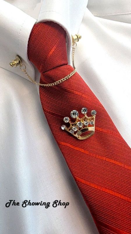 CHILDS PREMIUM  ZIP READY TIED SHOWING TIE - RED SATIN STRIPE