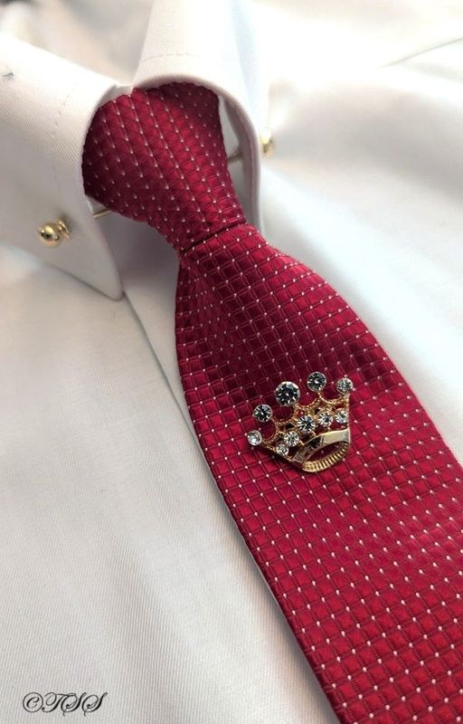 ADULTS  ZIP READY TIED SHOWING TIE - RED/WHITE PIN DOT