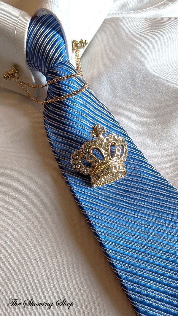 ADULTS  ZIP READY TIED SHOWING TIE - LIGHT BLUE SELF STRIPE