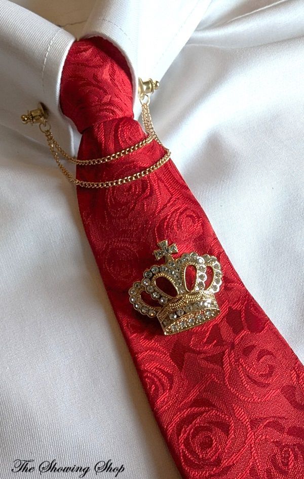 ADULTS ZIP READY TIED SHOWING TIE RED ROSE PRINT