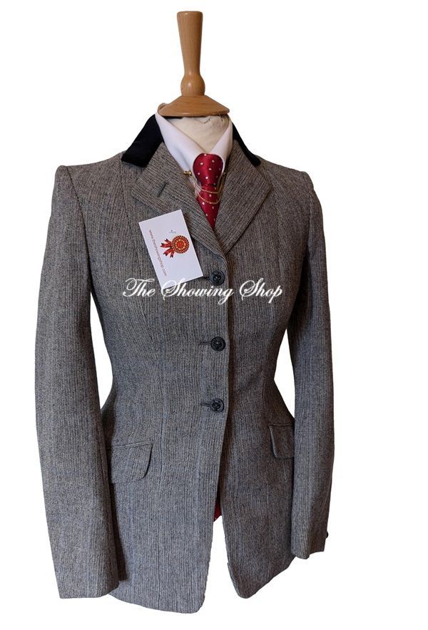 LADIES PYTCHLEY GREY TWEED SHOWING JACKET SIZE 8 (32)