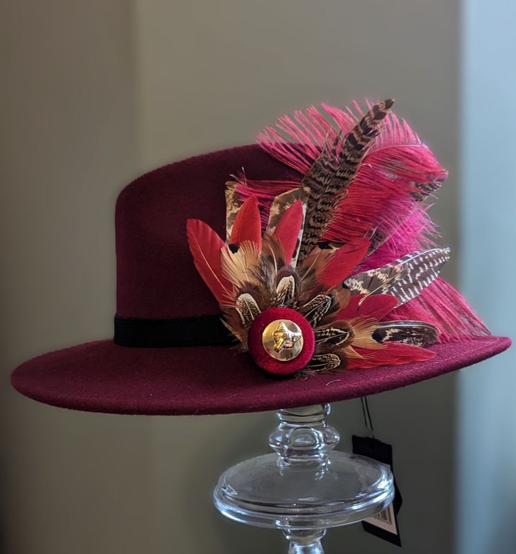 LADIES BURGUNDY WOOL AND FEATHER FEDORA
