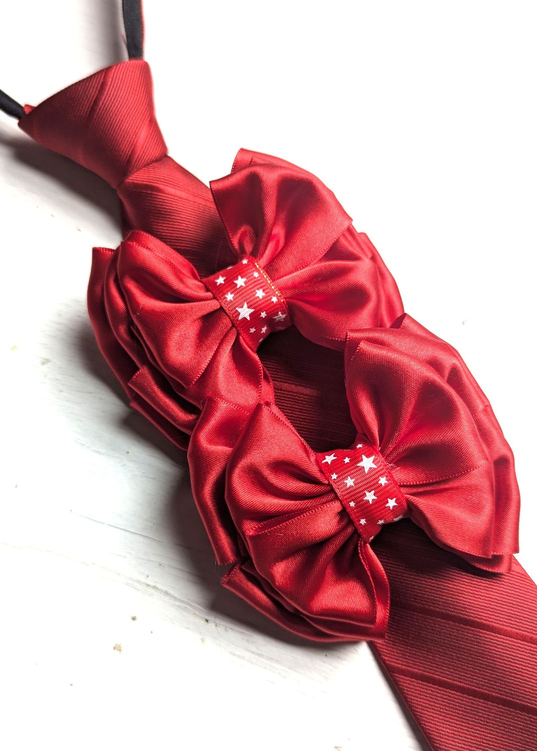 PREMIUM POPPY RED/ WHITE STAR SHOW BOWS AND ZIP TIE SET