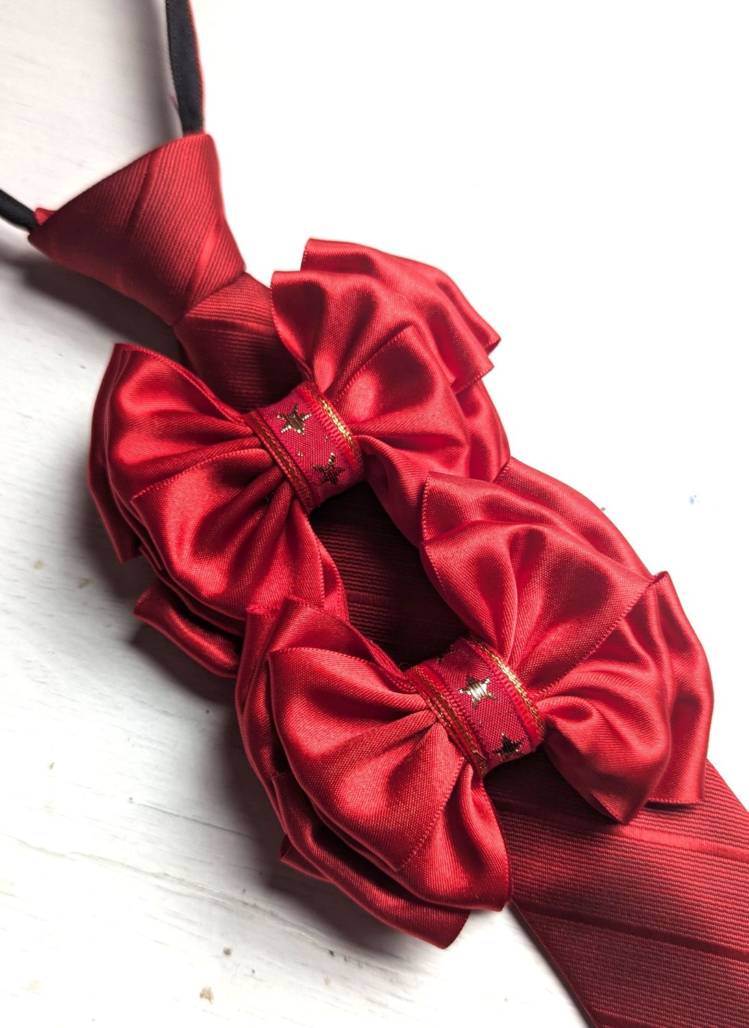 PREMIUM POPPY RED/ GOLD STAR SHOW BOWS AND ZIP TIE SET