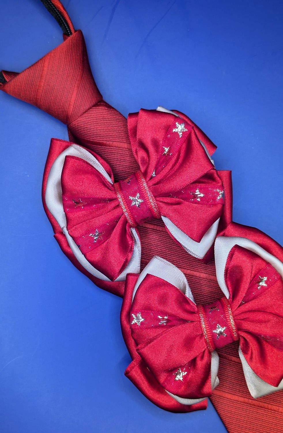 PREMIUM CHILDS POPPY RED & GOLD SHOW BOWS AND ZIP TIE SET