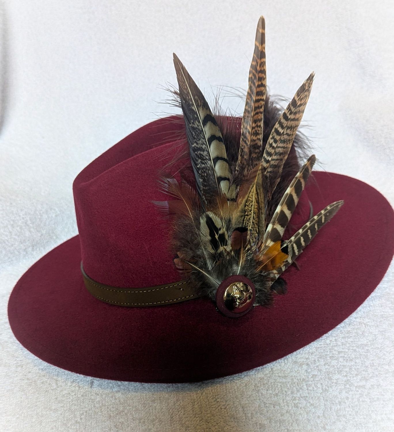 LADIES BURGUNDY WOOL AND FEATHER FEDORA LADIES BURGUNDY WOOL AND FEATHER FEDORA