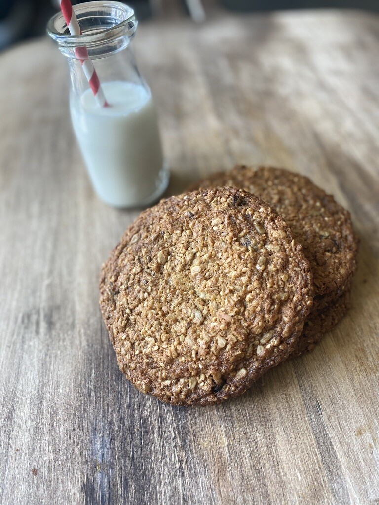 Oatmeal Raisin Cookie - Large