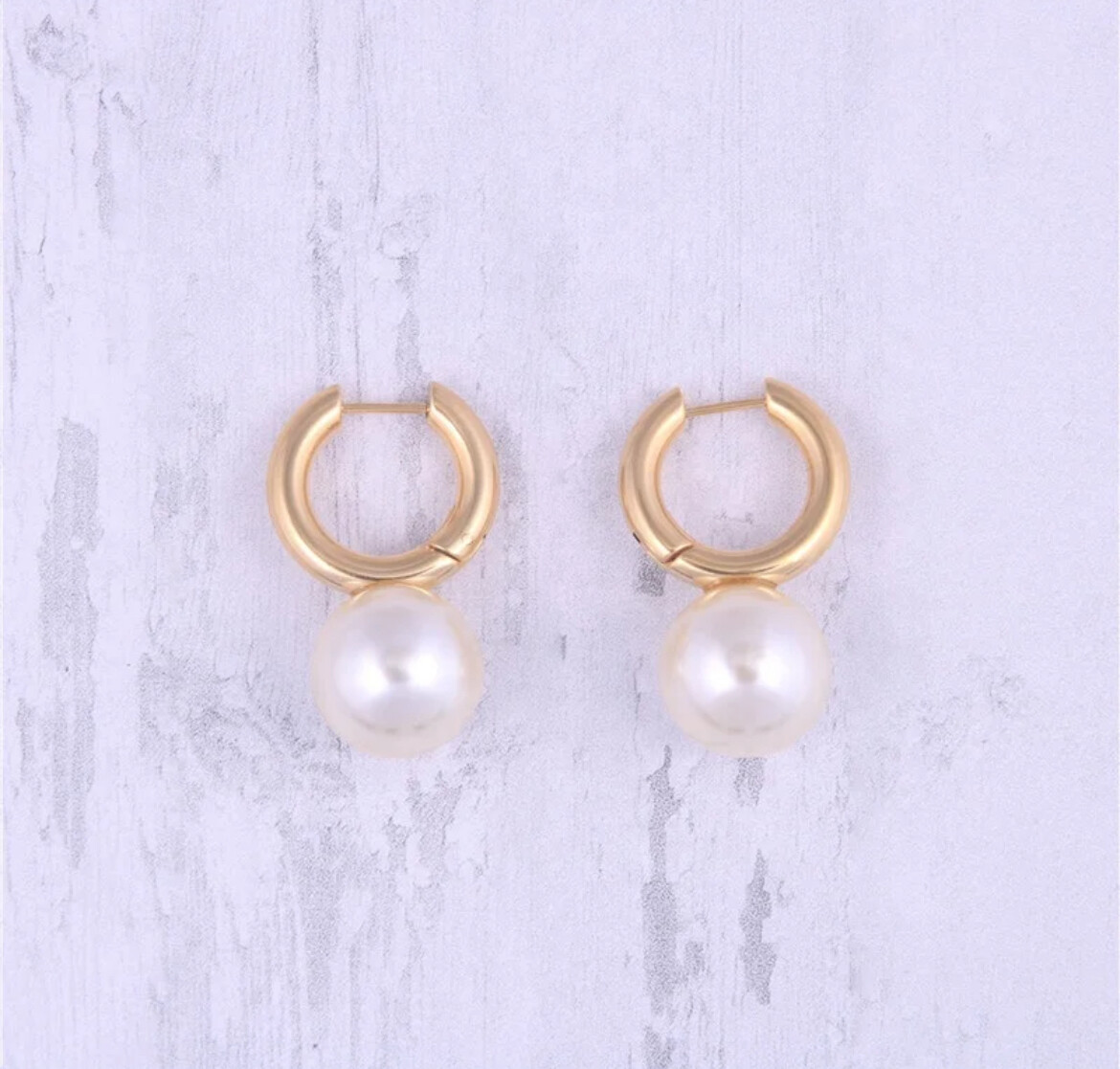The Pearl Earrings