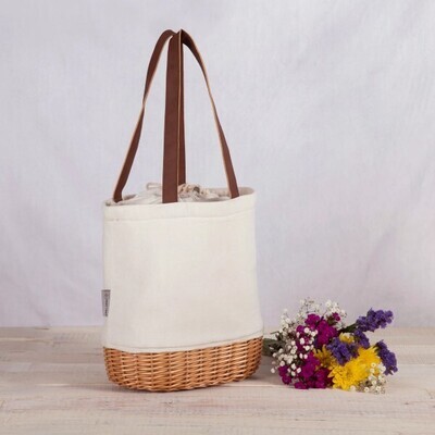 Pico Willow And Canvas Lunch Basket In Natural Canvas