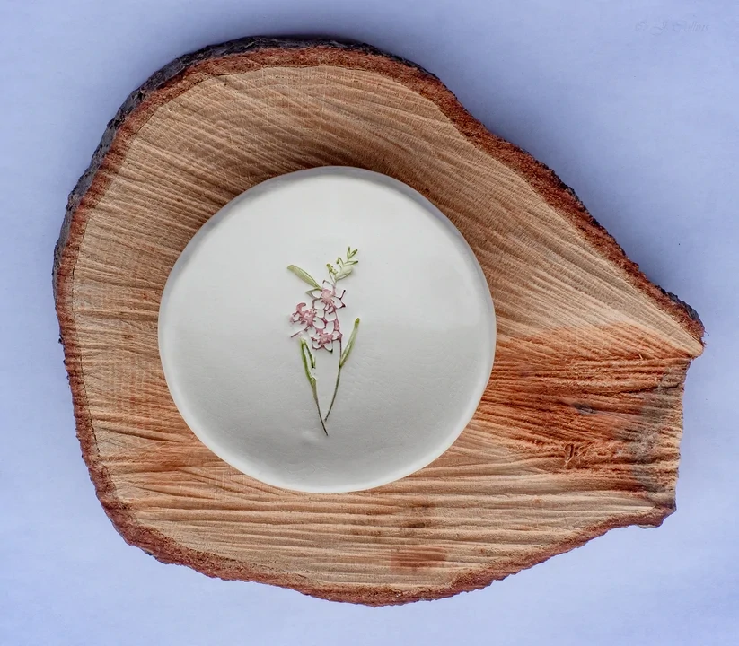 Handmade Ringdish August Gladiolus