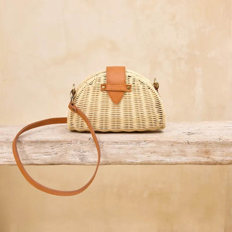 Handwoven Ivory Rattan Clamshell Crossbody / Clutch