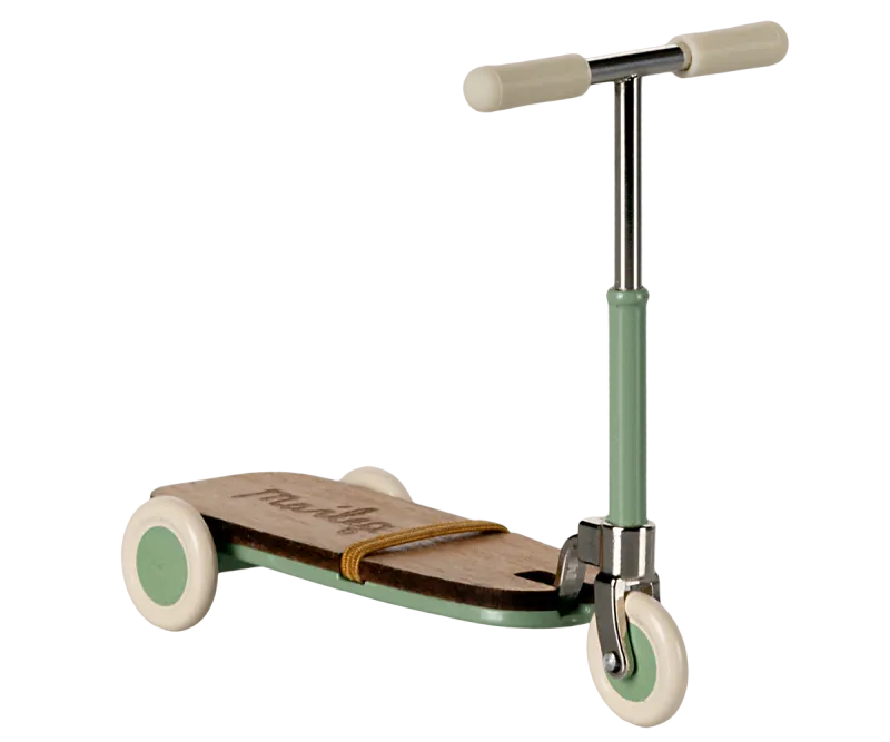 Maileg Mouse Kick Board In Mint