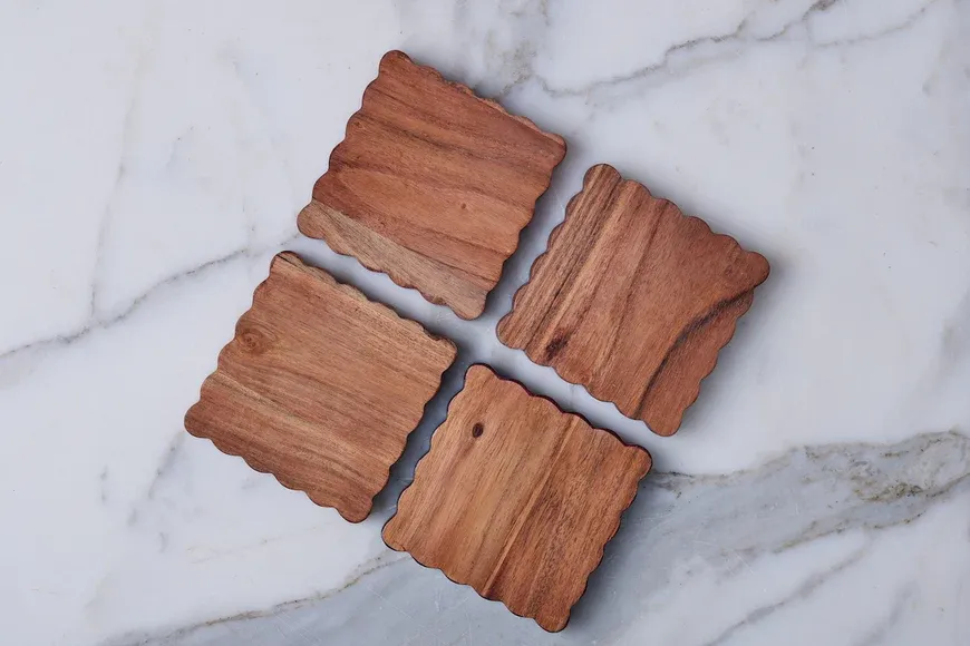Scalloped Coaster Set Of 4 In Natural