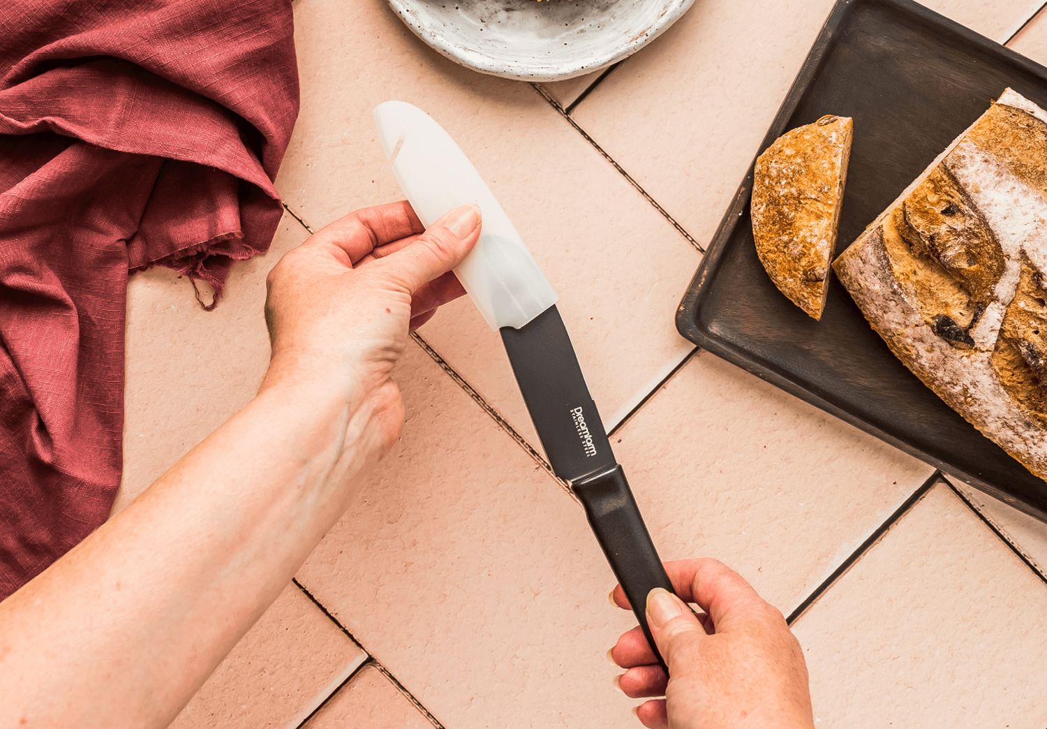 Dreamfarm Kneed Spreading Knife In Black