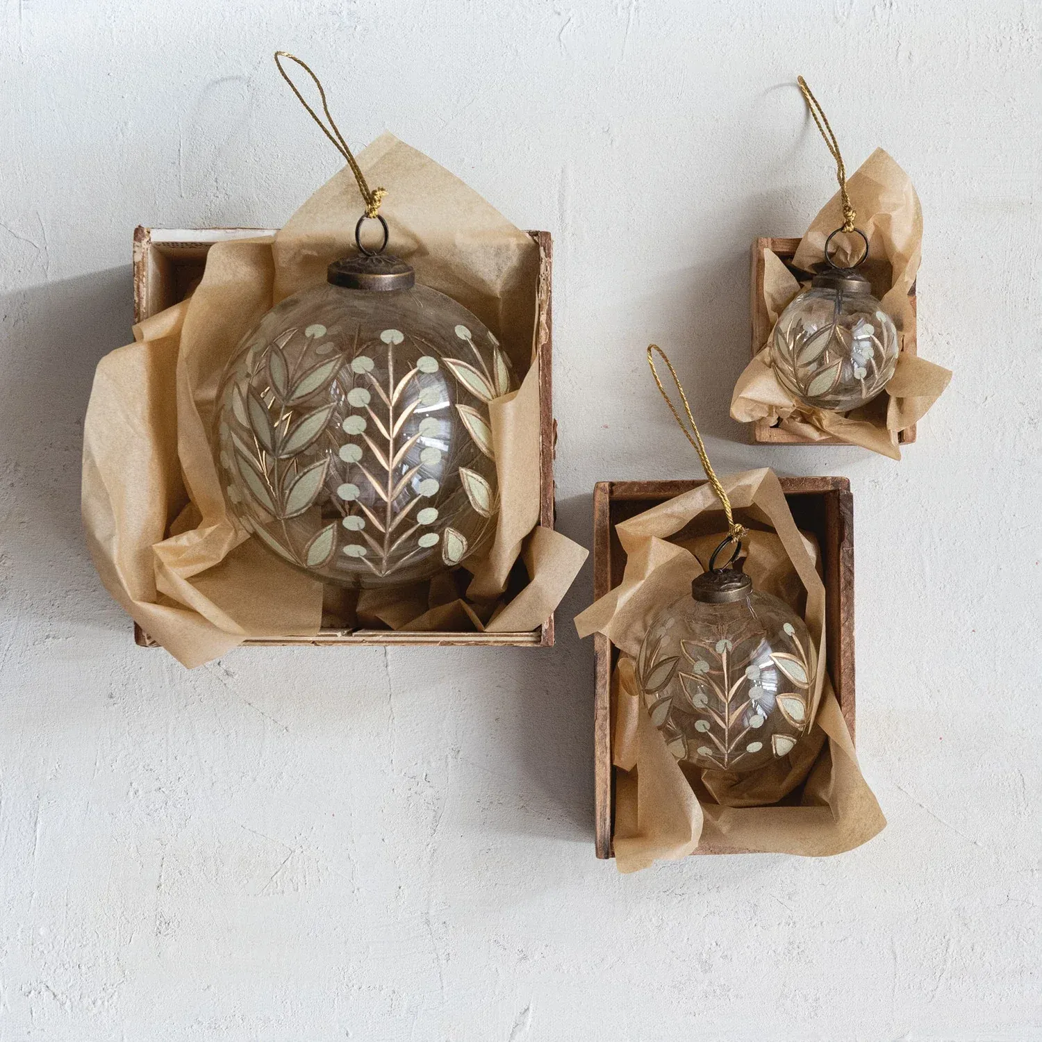 Handpainted Etched Vine Pattern Glass Ball Ornament 2&quot;