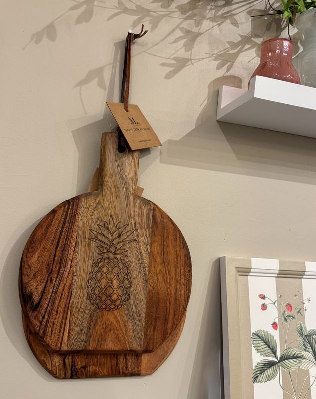 Acacia Bevel Board Medium Pineapple 9.75" x 8"