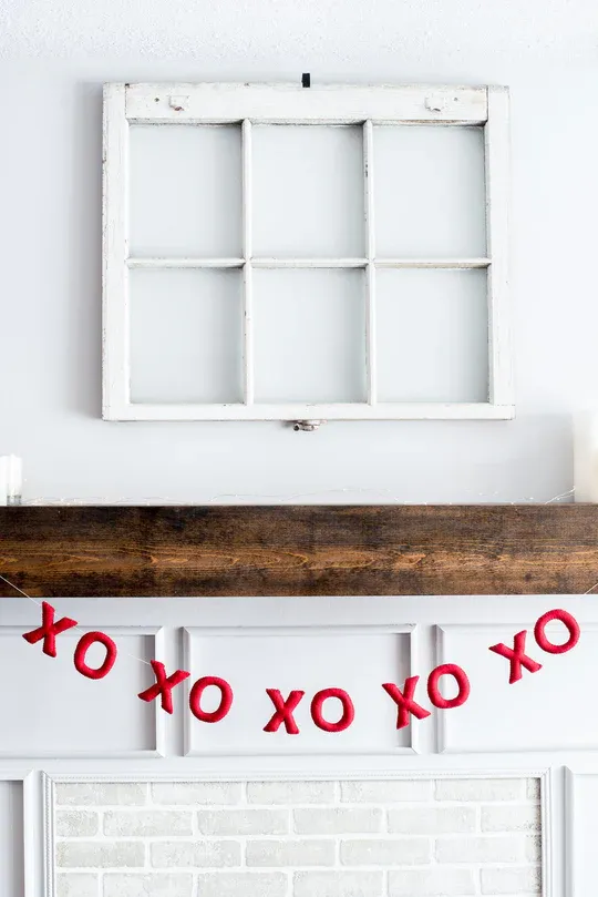 Handmade Wool Felt Valentines Red XOXO Garland