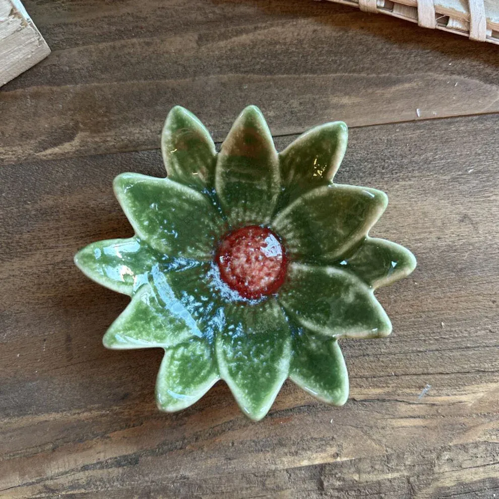 Stoneware Flower Shaped Dish Green &amp; Red 4.5"