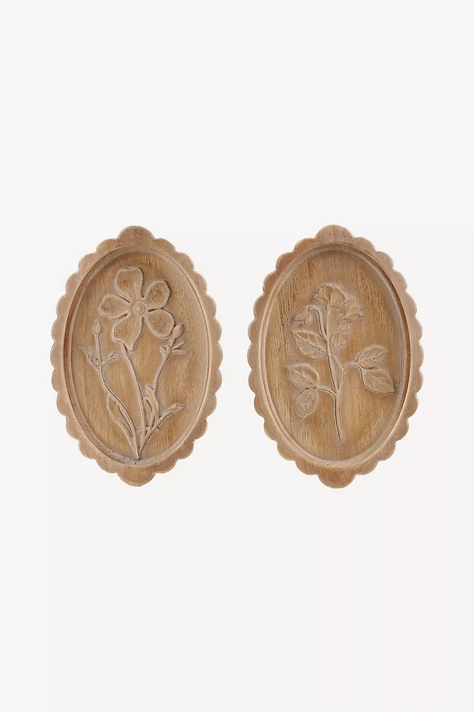 Wood Scalloped Wall Decor 3 Small Flowers 11-3/4" H