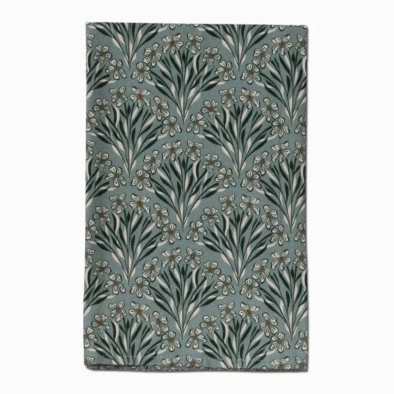 Kitchen Towel In Cyndis Centerpiece 24" x 26"