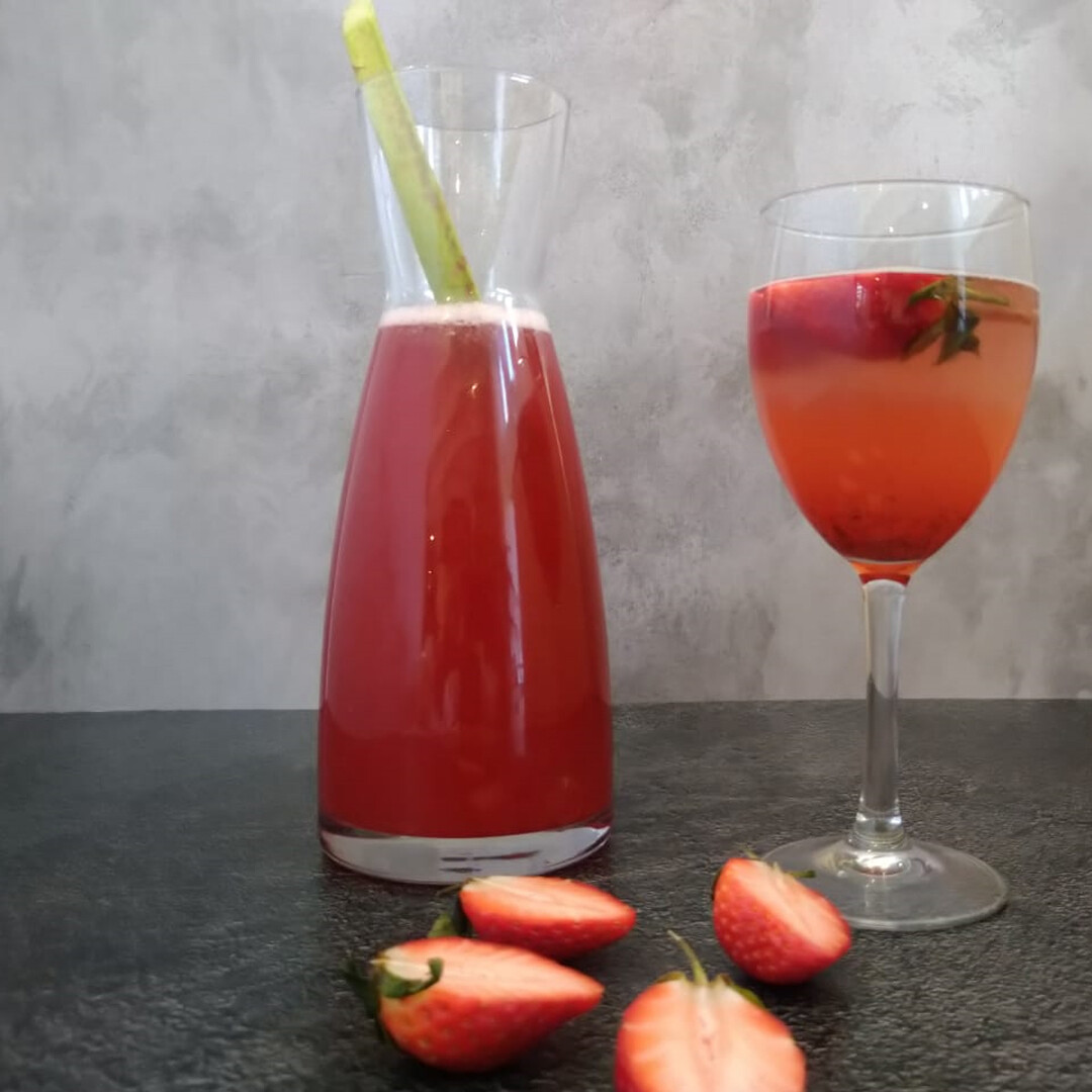 Sweet Rhubarb & strawberry cordial 500ml Sweet Rhubarb & strawberry cordial 500ml