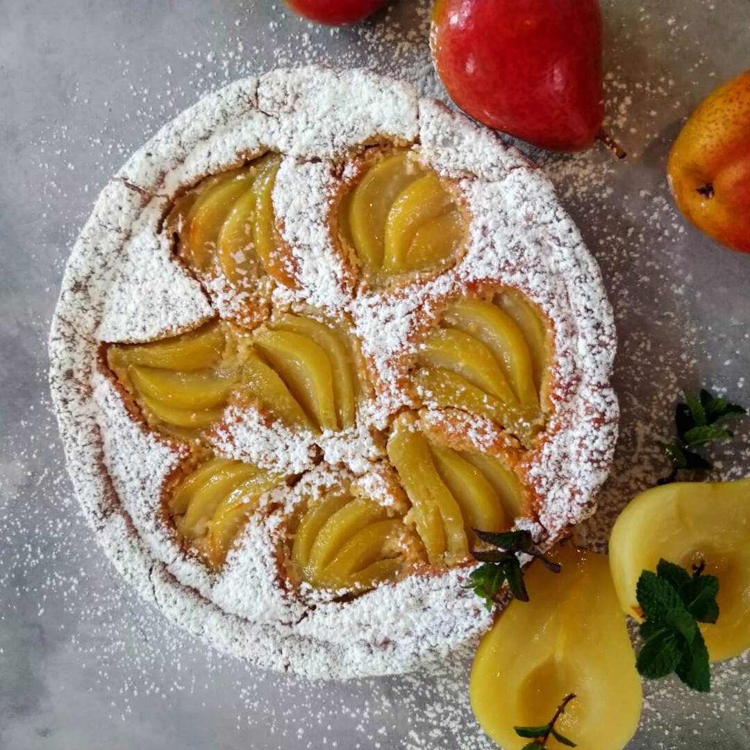 Pear and frangipane tart - 6-8 slices [23cm round) Pear and frangipane tart - 6-8 slices [23cm round)