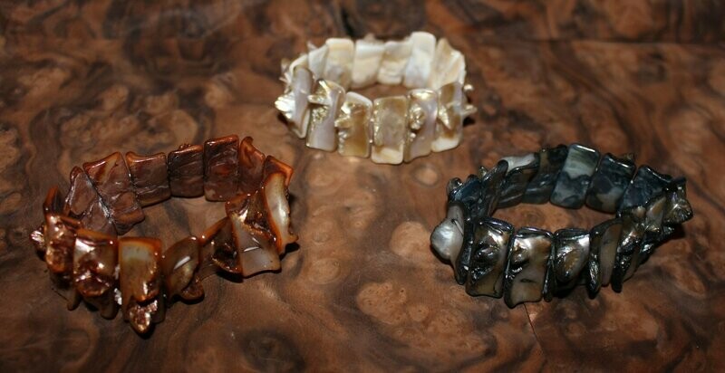 DESIGN PERLMUTT-ARMBÄNDER