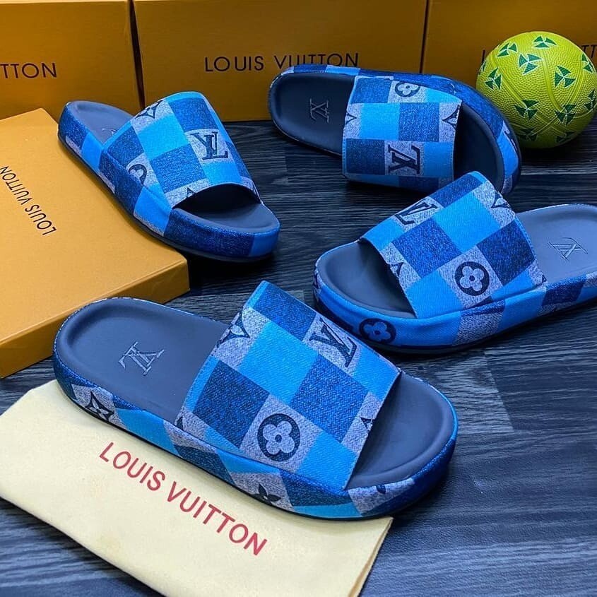 A Louis Vuitton palm