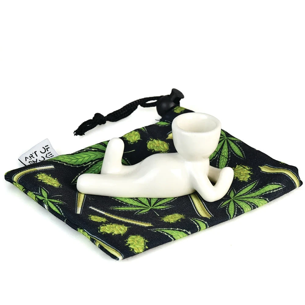ART OF SMOKE POT HEAD CERAMIC PIPE W/ HEMP LEAF PATTERN BAG