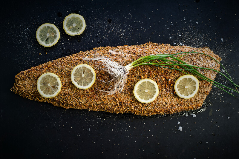 Hot Smoked &amp; peppered Norwegian Salmon (+/- 1.2 per Side)