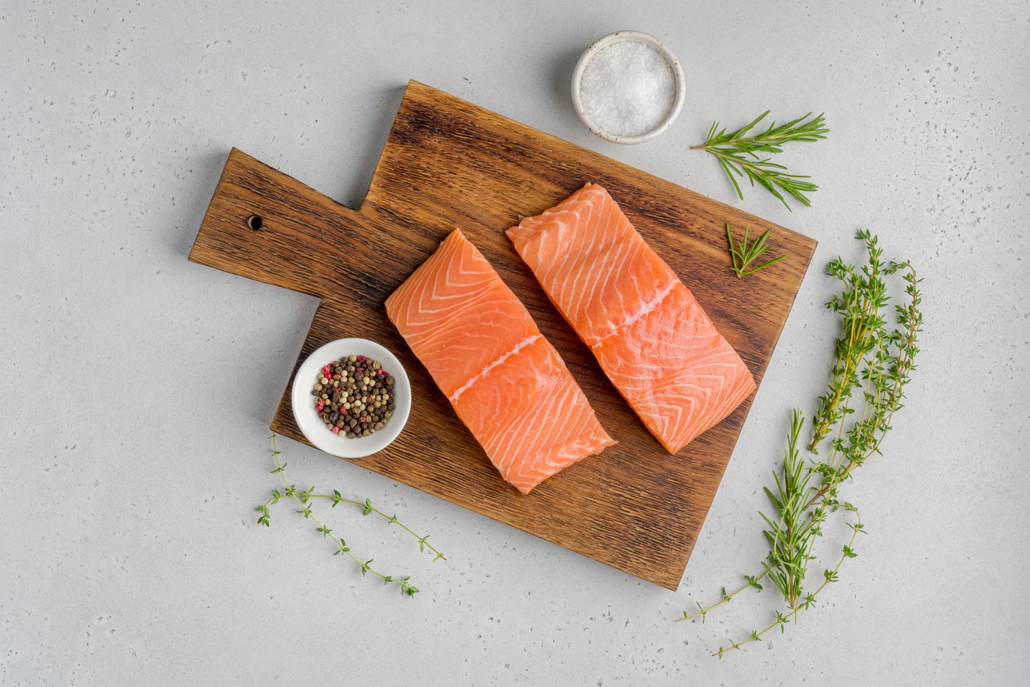 Frozen RAW Norwegian Salmon Fillets (+/- 200g a Portion)