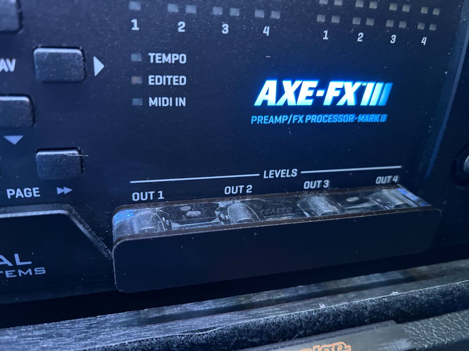 Axe-Fx III KnobGuard for OUTPUT Knobs of the Axe-Fx III Axe-Fx III KnobGuard for OUTPUT Knobs of the Axe-Fx III