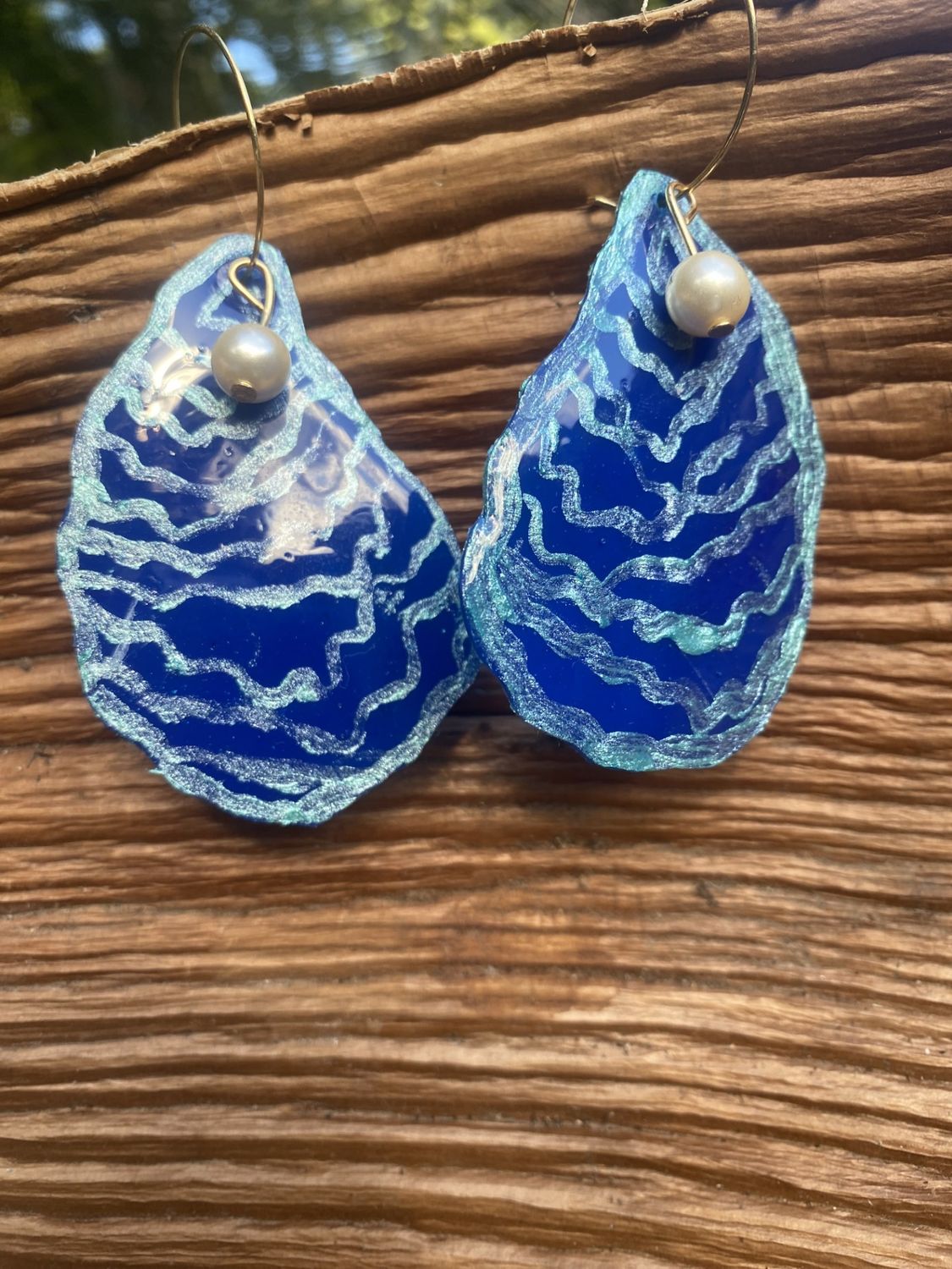 nikar (oyster) medium blue earrings (shipping included)