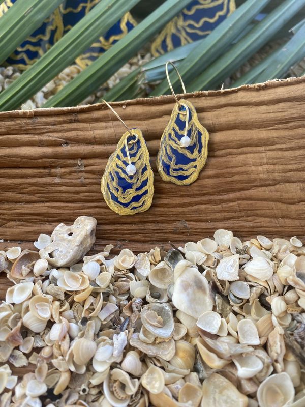 nikar (oyster) petite earrings gold (shipping included)