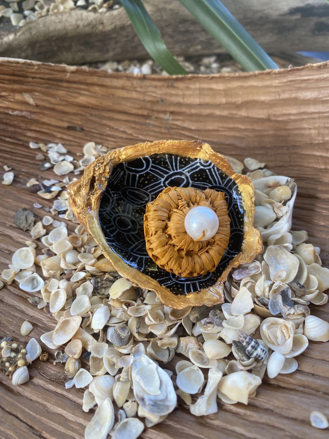 nikar (oyster) and woven ring (shipping included)