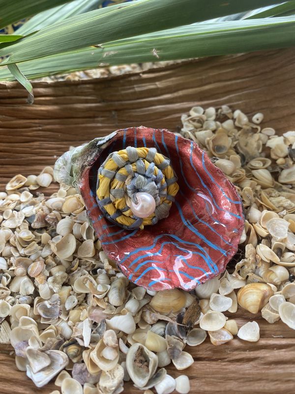 nikar (oyster) and woven ring (shipping included)