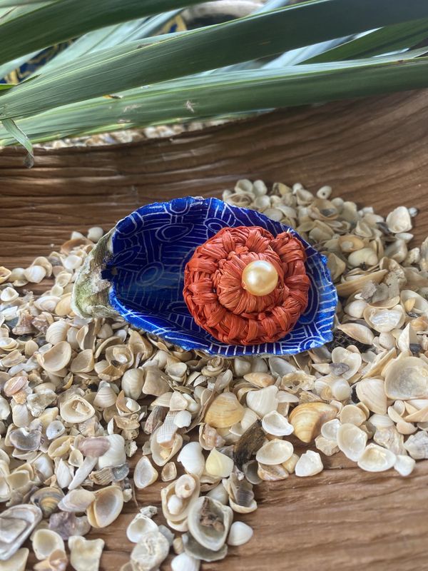 nikar (oyster) and woven ring (shipping included)