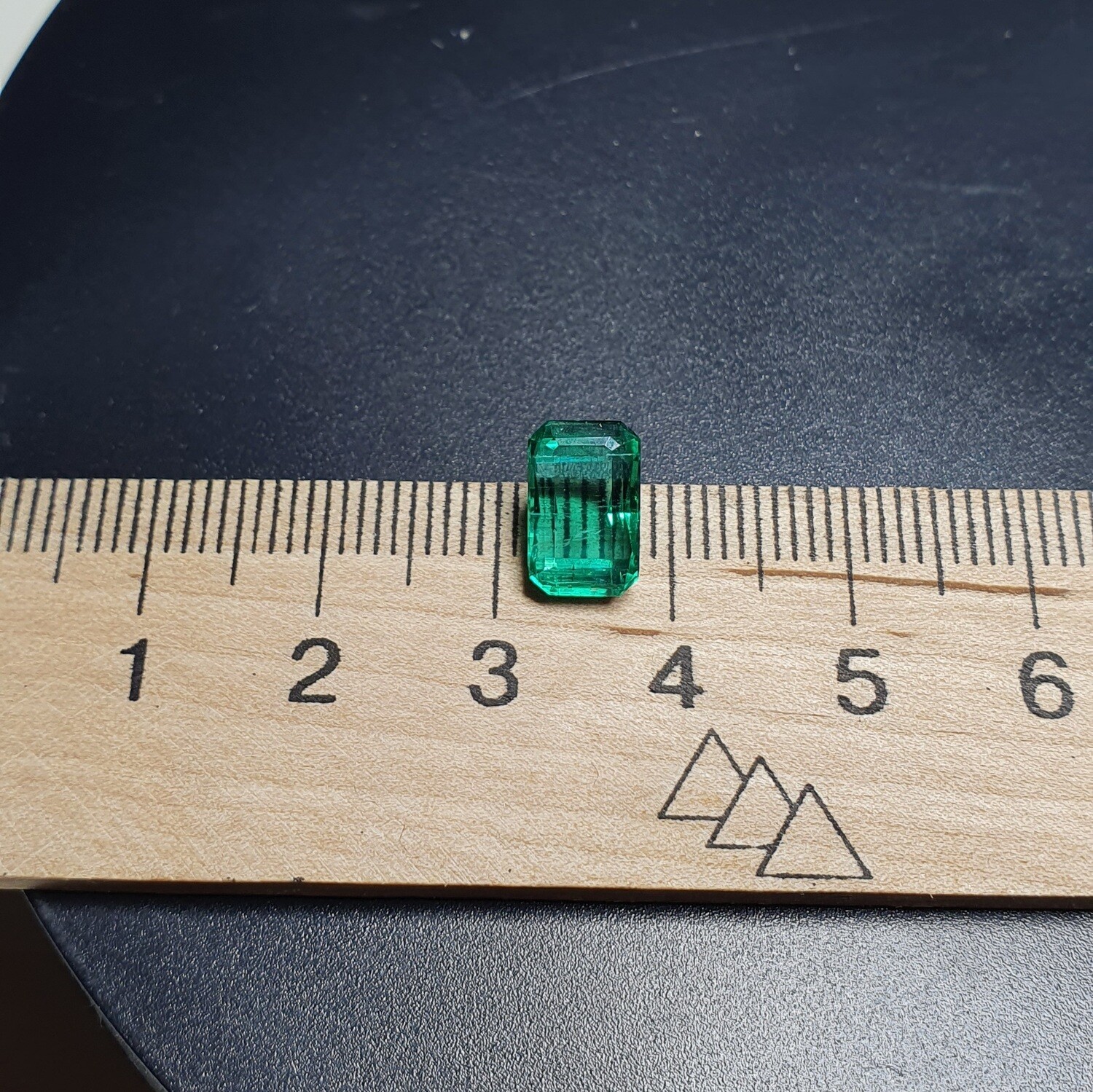 Emerald octagon cut 2.64 ct