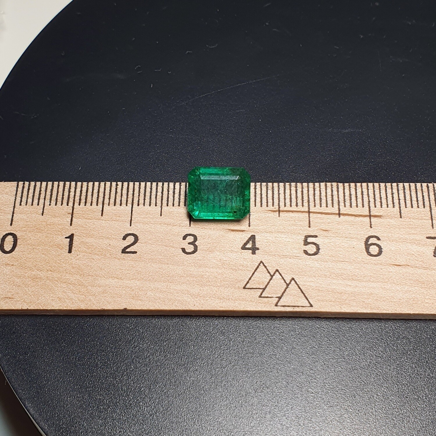 Emerald octagon cut 4.67 ct