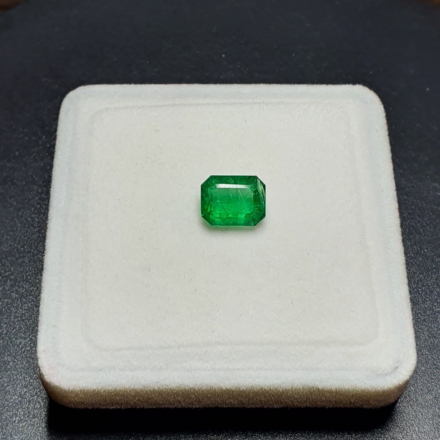 Emerald octagon cut 2.61 ct