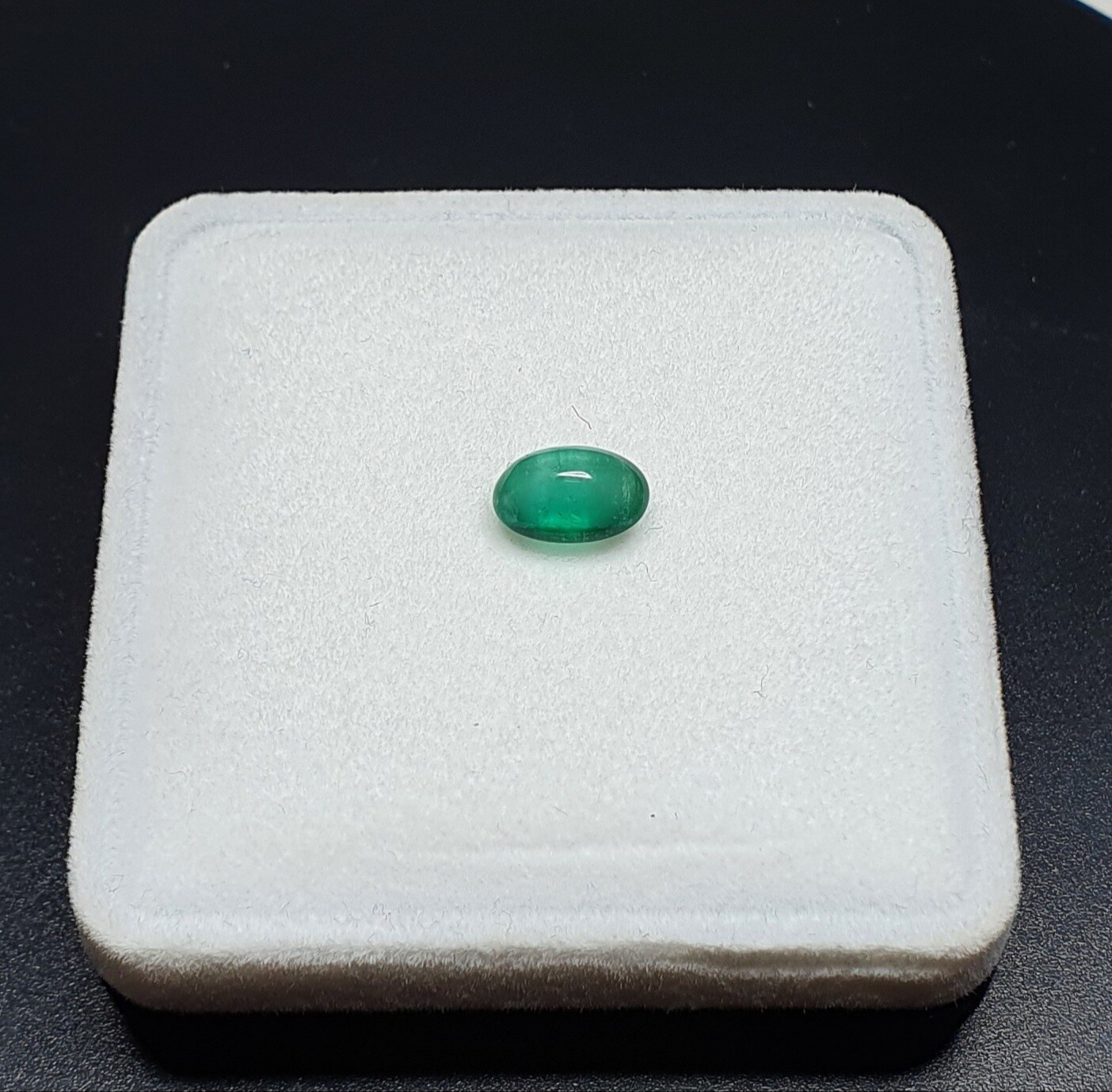 Oval cabochon 1.85 ct